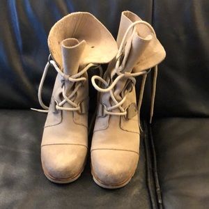 Waterproof Sorel wedges - super comfortable